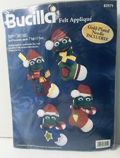  70 Bucilla Hoppy Christmas Felt Applique Frog Ornament Kit 83979 - Makes 4