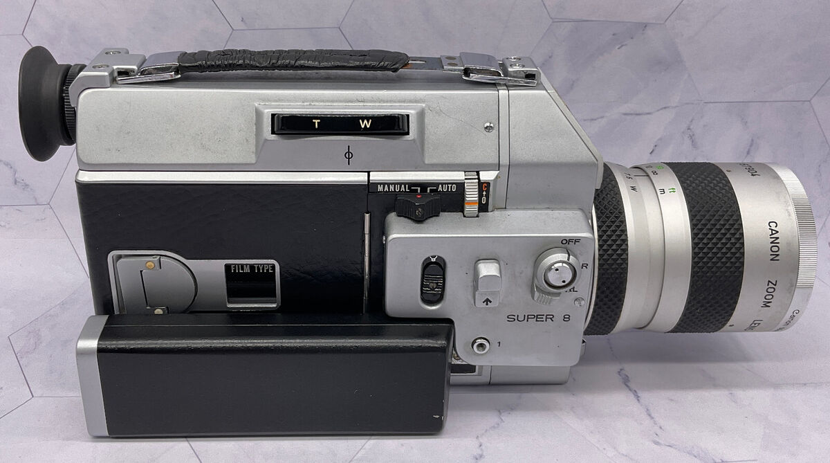 Vintage Canon Super 8 Auto Zoom 814 8mm Movie Camera w/Case Vintage Canon Super 8 Auto Zoom 814 8mm Movie Camera w/Case