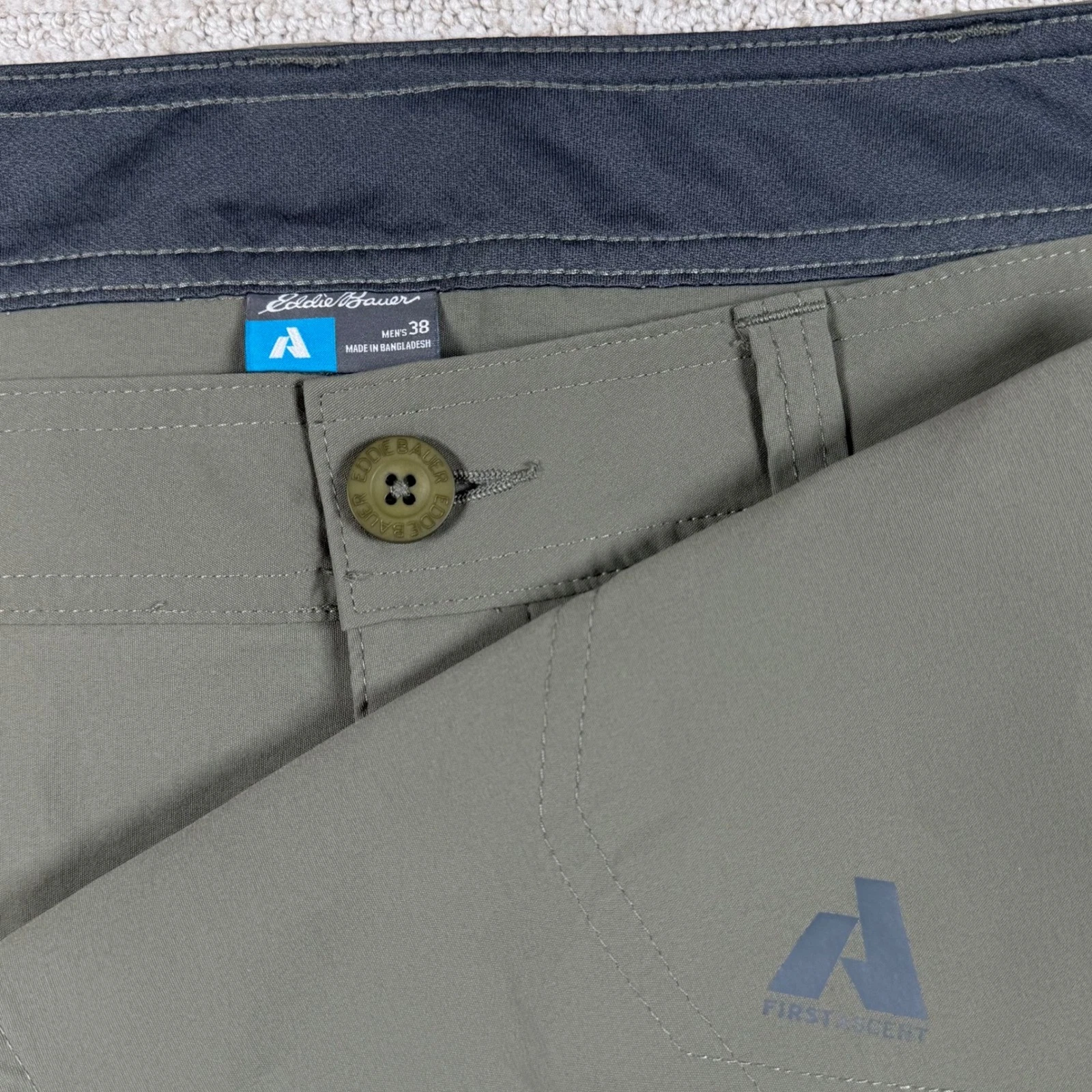 Eddie Bauer Mens 38 Olive Green 12" First Ascent Guide Pro Nylon Hiking Shorts
Opens in a new window