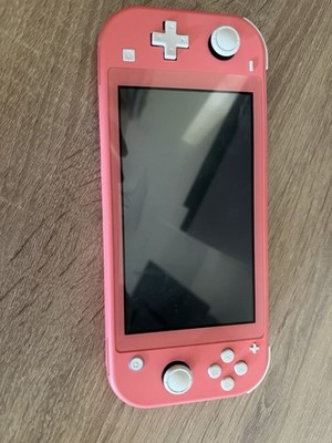 Nintendo Switch Lite 32GB Handheld-Spielekonsole -  Coral/ Rosa mit Ladekabel