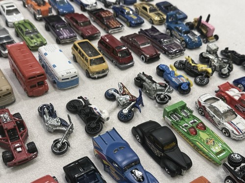 Huge 250 Car Hot Wheels Lot โ Exotics, Vintage, JDM, Treasure Hunts, Redline+ ๐คฏ - Picture 9 of 24