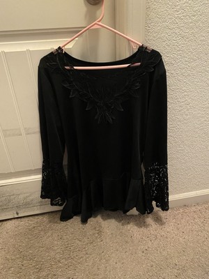 Women s Black Embroidered Neckline Floral Top Size XL