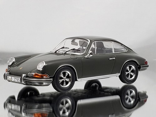 Schuco Porsche 911 S Cupé 1970 Le Mans Película Steve McQueen Dicast Modelo Coche 1:43 - Imagen 2 de 11