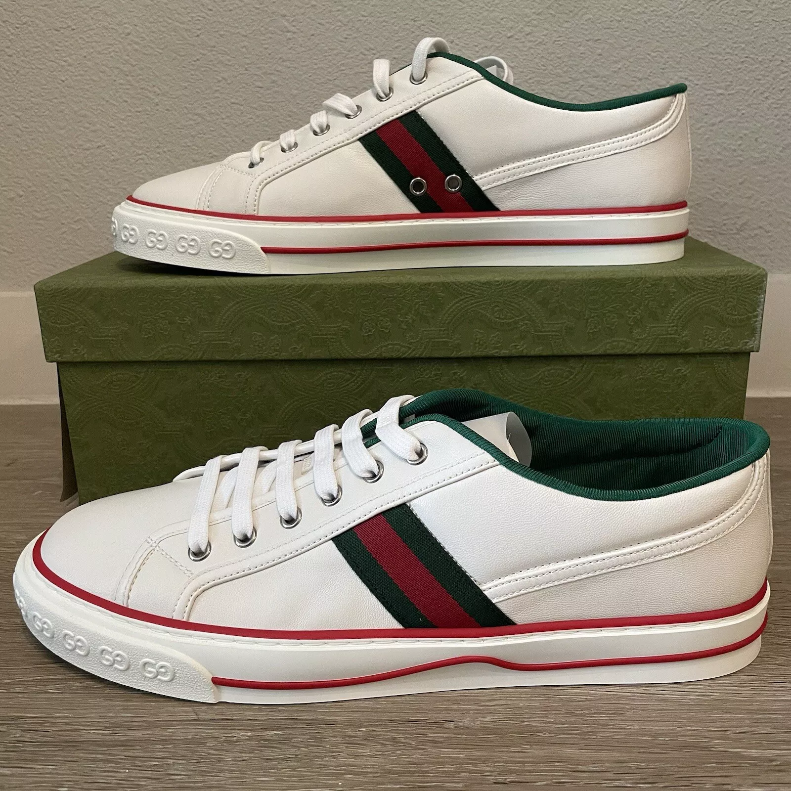 Baskets basses en cuir homme Gucci Tennis 1977 11 rayures en cuir blanc neuves avec étiquettes