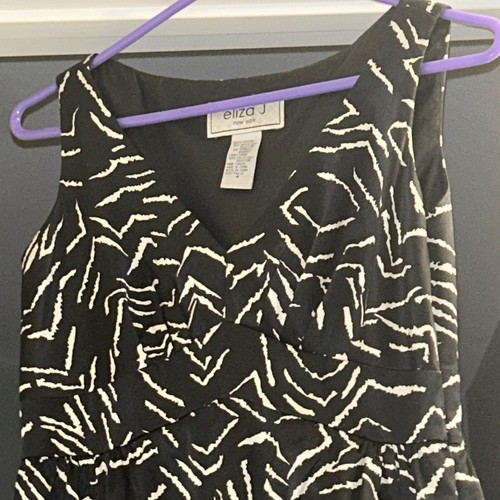 Eliza J Size 4 Fit & Flare Dress Black White Geo A-Line Zipper Designer - Picture 4 of 9