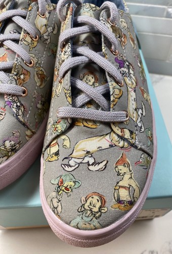 TOMS Disney x Scarpe Biancaneve Sette Nani Tela Lacci Grigio Gioventù 5 - Foto 6 di 7