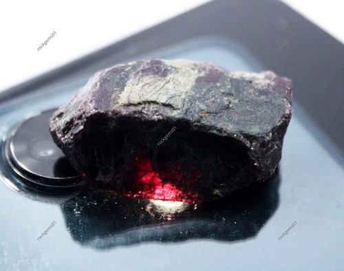 Piedra preciosa suelta granate rojo áspera extraída tierra granate natural 140,00 quilates - Imagen 2 de 5
