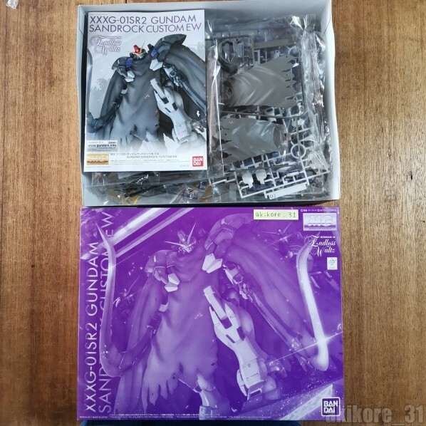 Gundam Wing P-BANDAI Sandrock Custom EW MG 1/100 Model Kit Bandai