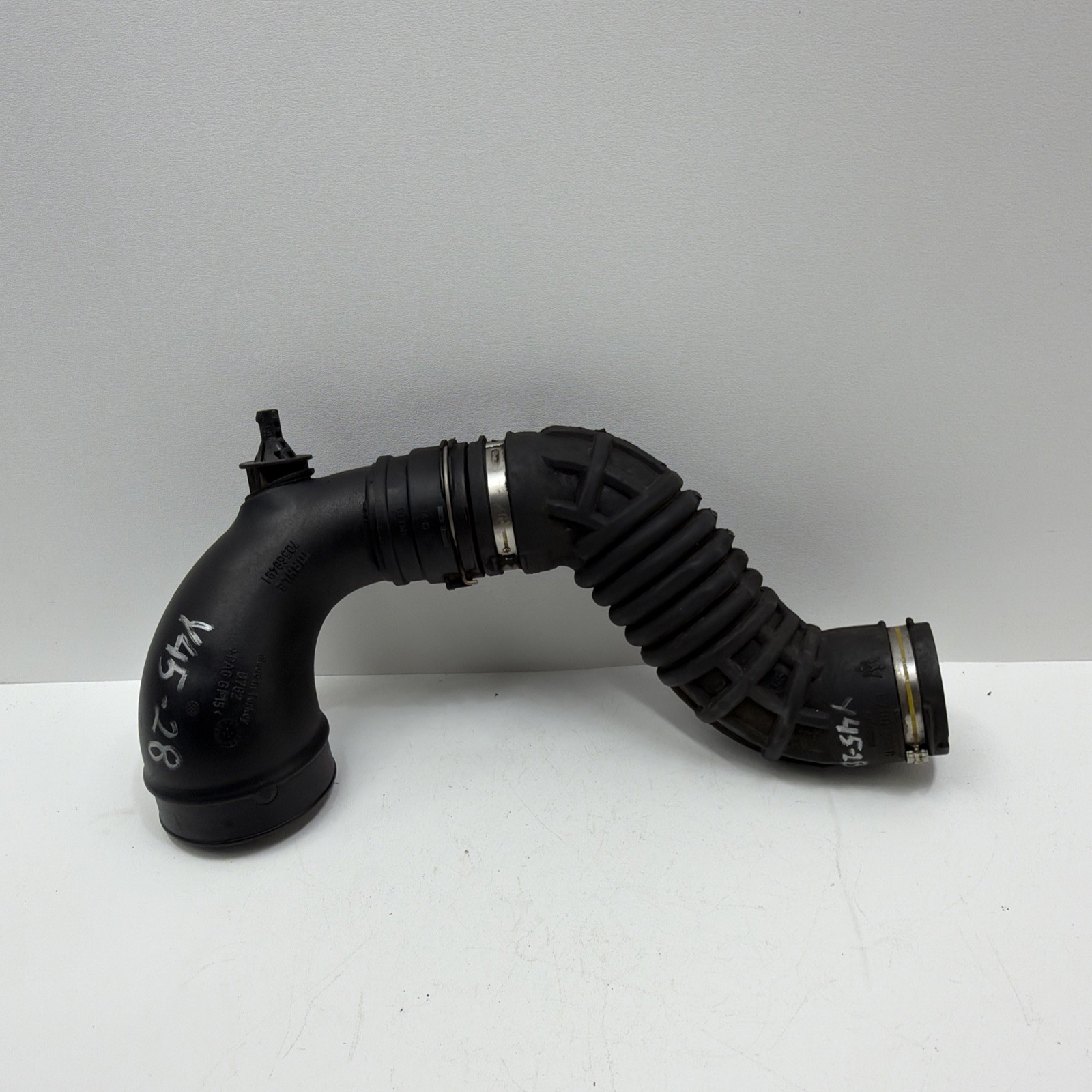 🟢14-22 Maserati Quattroporte M156 Engine Right Air Intake Duct Pipe Hose OEM🟢