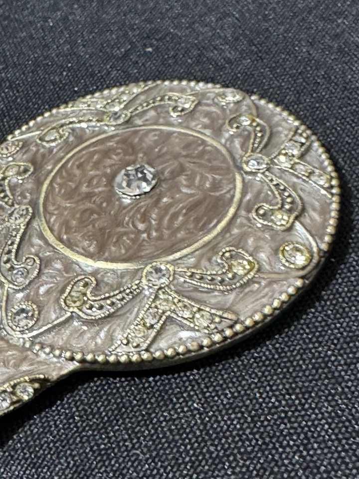 Mini espejo de colección Twos Company con detalles de madre o perla y diseños de remolinos Foto 4 de 4