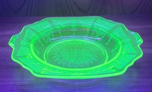 Depression Era Uranium Glass Plate – Princess Pattern – Hocking Glass Co – 1930s