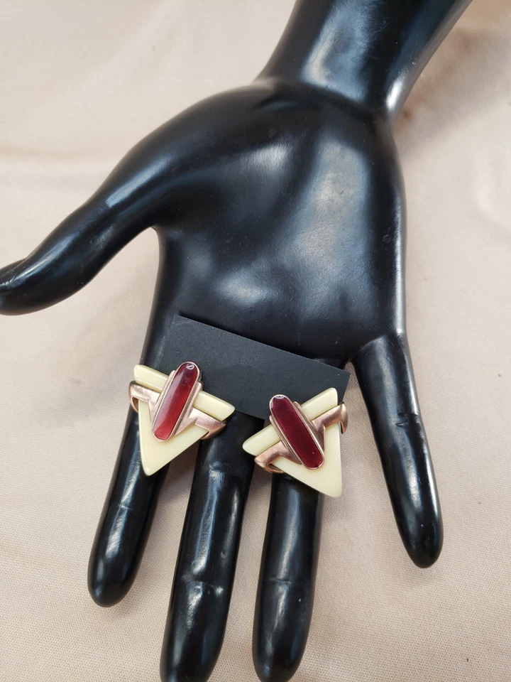 Pendientes perforados Monet Art Deco color crema colección directivas Foto 4 de 4