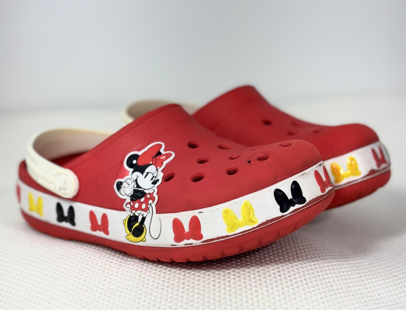 Crocs Classic Minnie Mouse Girls C 13 Red Breathable Lightweight Clogs Logo
