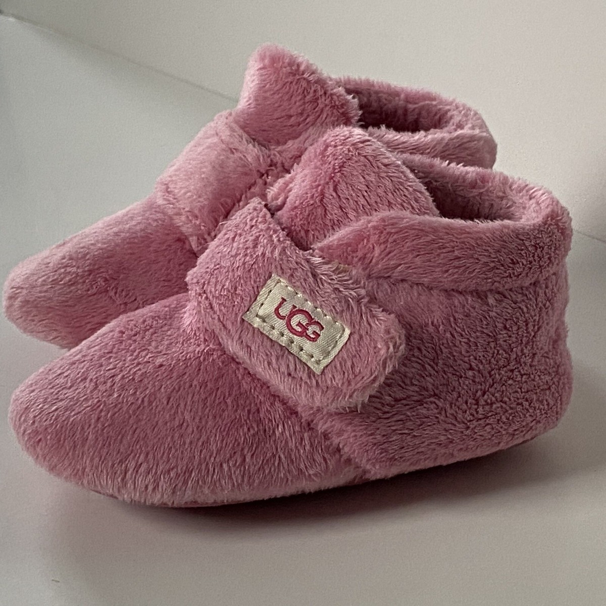 UGG Baby Bixbee Stuffie Size 4 5 Infant Pink Fleece Booties