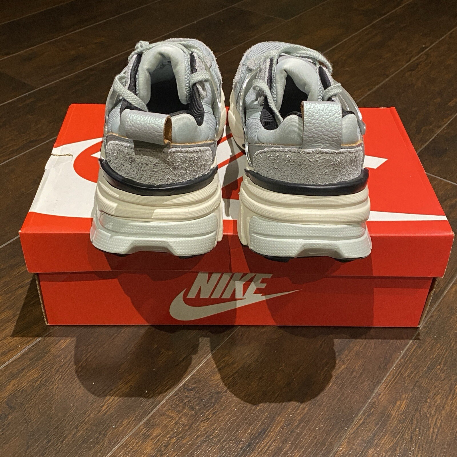 Men's Size 9.5 - Nike V2K Run Women's Size 11 Grey Athletic Shoes FN6703-003