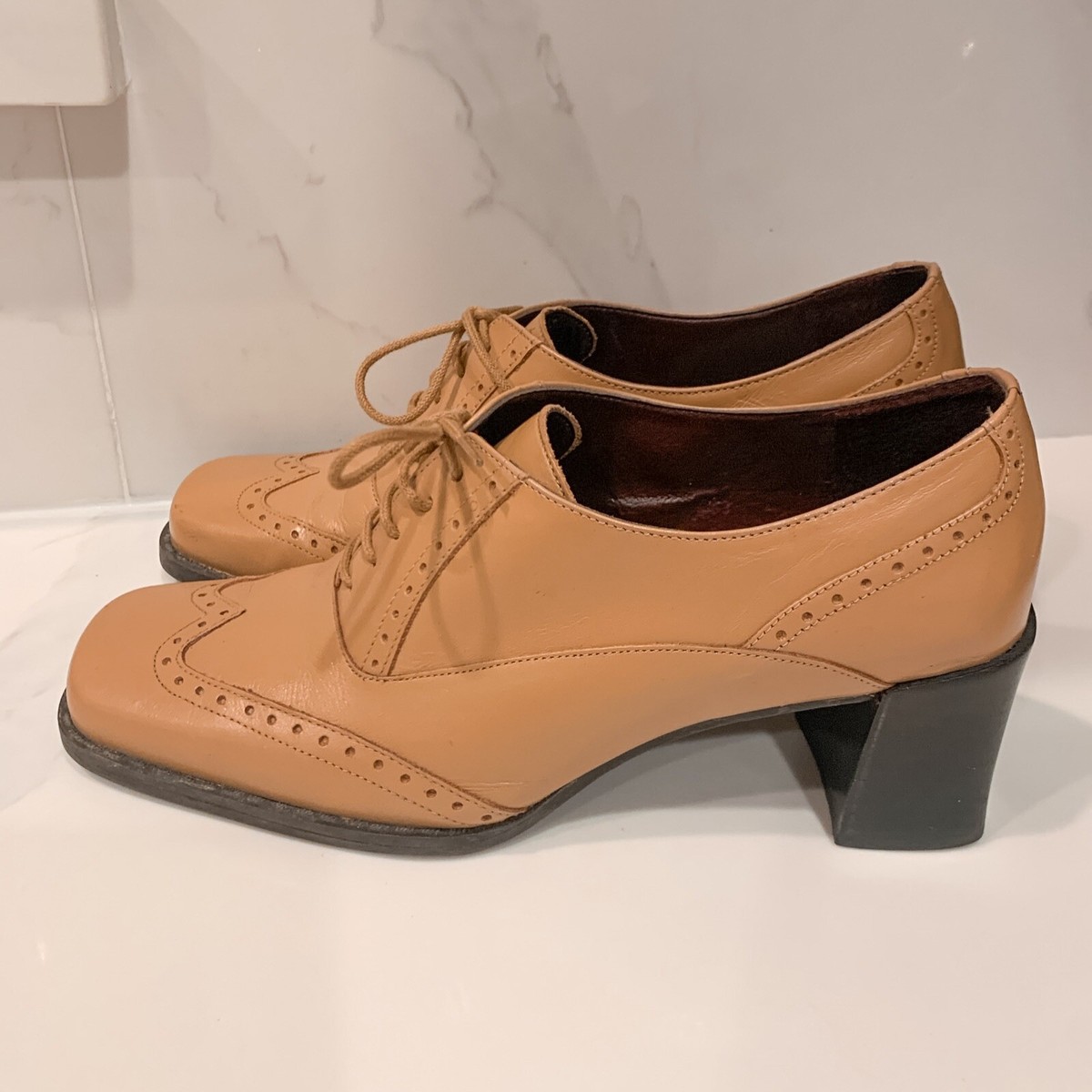 在原みゆき 3 EYELET MOC TOE regal shoe&co A limited collection of leather shoes, for which Miyuki