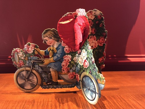 Very Large Victorian Valentine - Boy Driving Automobile Delivering Roses - Picture 3 of 4