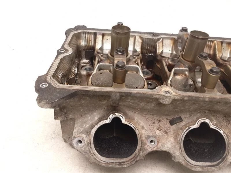 Culata izquierda Infiniti QX56 2004-2006 Foto 4 de 4