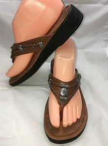 minnetonka women's silverthorne thong sandal