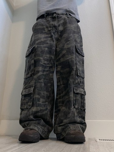 Y2K Baggy Green Camo Cargo Pants 33x34 | High-Quality | Quick Shipping - Picture 1 of 4