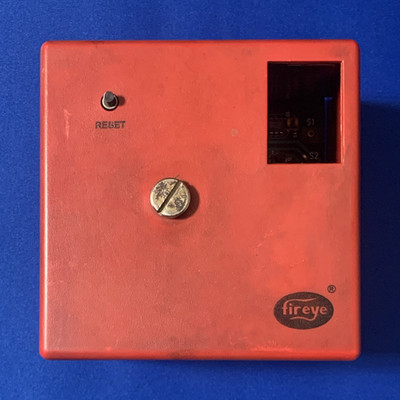 Fireye MC120 120V 50/60Hz Chassis Burner Control Flame Safeguard Module Cover