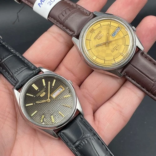 Lot of 2 Vintage Seiko 5 Automatic Men’s Watches – Fully Working
