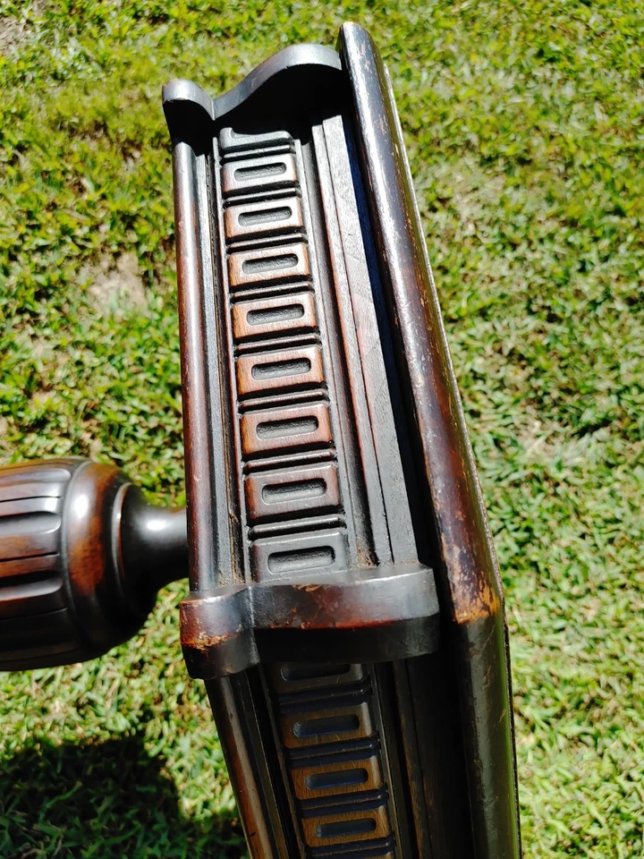 Antigua mesa octágona estilo victoriano de caoba con patas de garra Foto 4 de 4