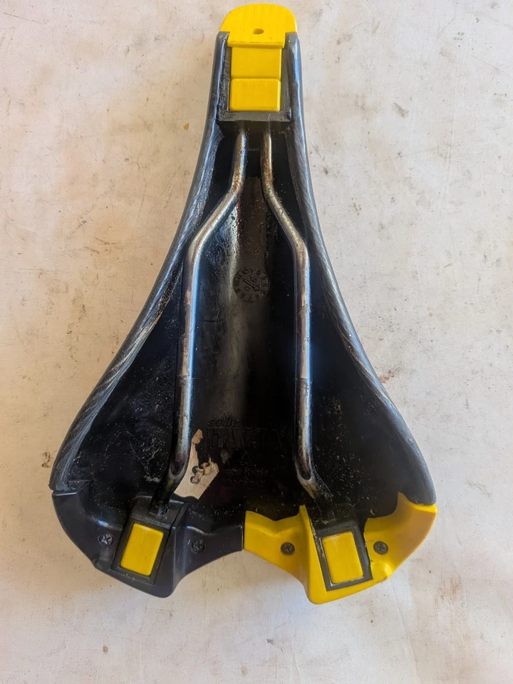 Selle Vélo Vintage SELLE ITALIA Turbo Matic Cuir Noir & Jaune - Course 80s 90s - Photo 4/4