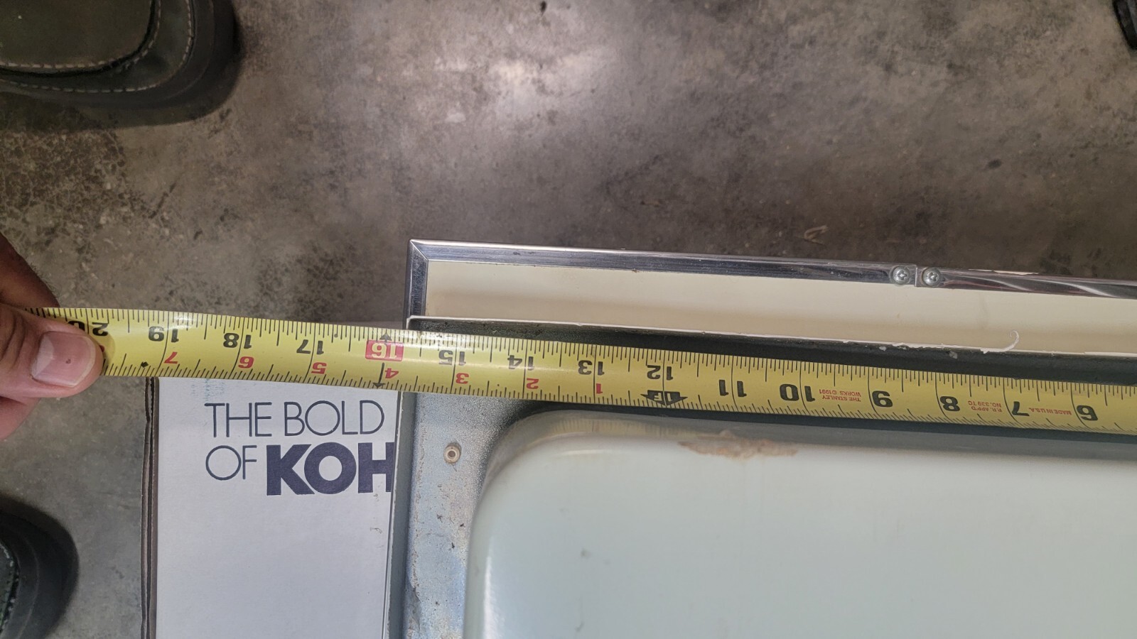 VINTAGE MIAMI CAREY Bathroom MEDICINE Metal With MIRROR Glass