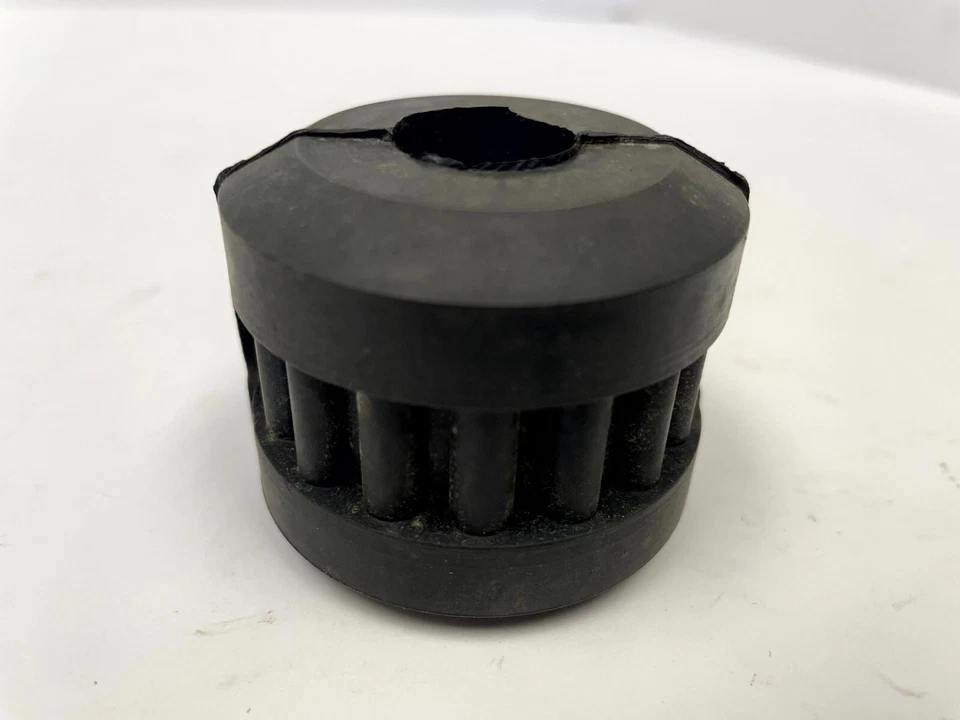 1957 - 1958 年道奇卡车绝缘子传动轴中心轴承 1661312 NOS。 — 第 3/4 张图片