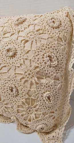 Vintage Style Crochet Throw Pillow 13"×13" Beige Decorative Grannycore - Picture 4 of 8
