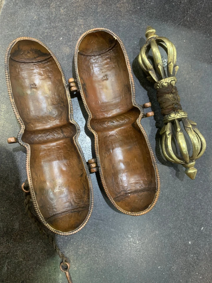 7.9 Inchs Excellent Large Tibetan Brass Hand Made Buddhist Artifact W/Brass Box - Image 4 of 4