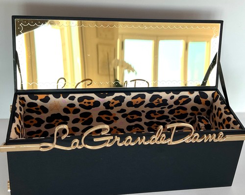 VEUVE CLICQUOT CHAMPAGNE LA GRAND DAME CHARLOTTE OLYMPIA LEOPARD MIRROR GIFT BOX - Picture 3 of 9