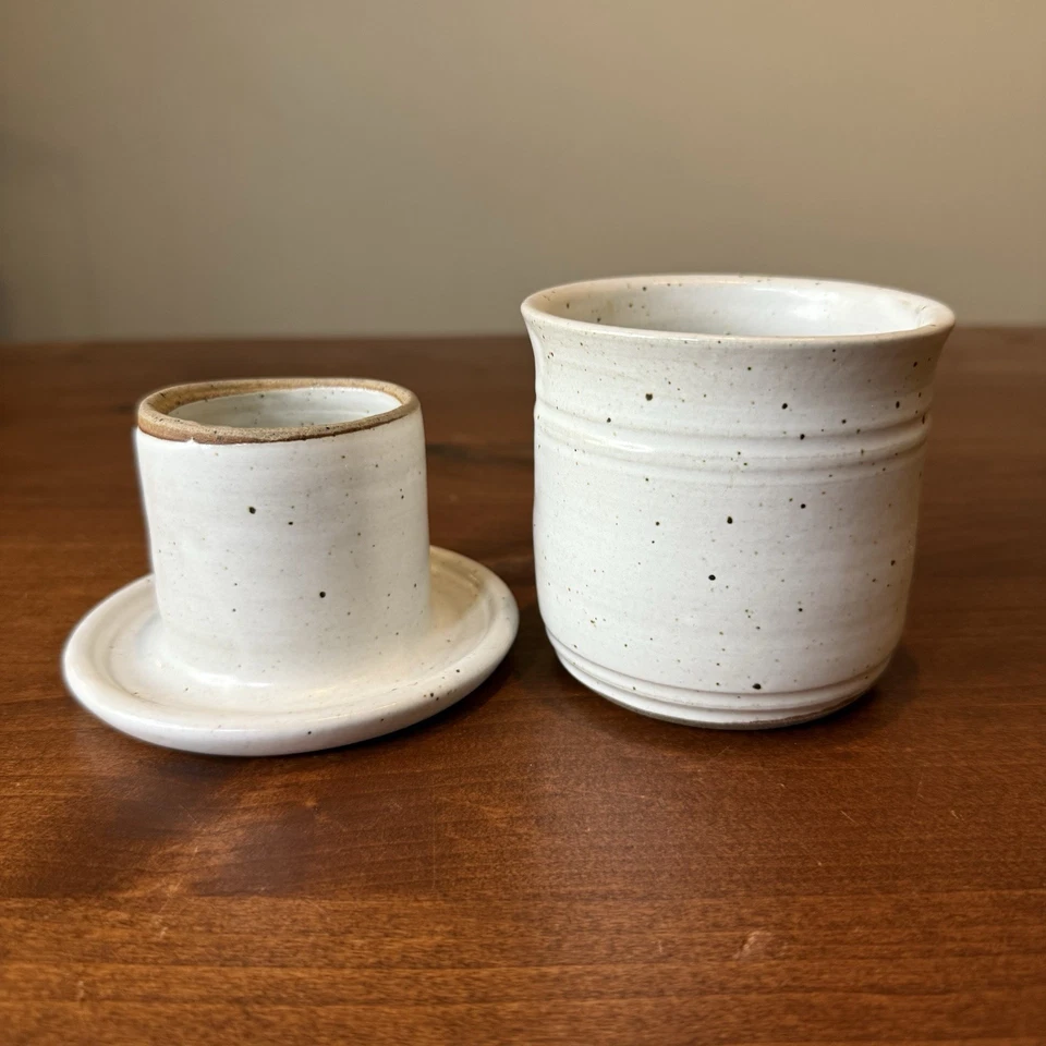 Винтажный французский колокольчик для масла керамика ручной работы керамика с подписью художника б/у в отличном состоянии - Изображение 2 из 3