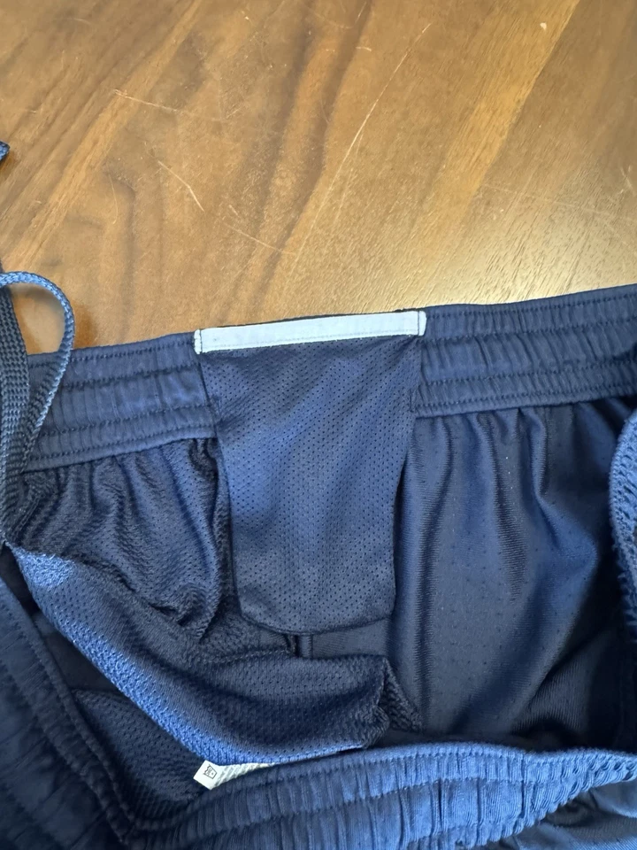 Pantalones Cortos de Práctica de Entrenamiento Nike Los Angeles Lakers Dri Fit Azul Marino Foto 4 de 4