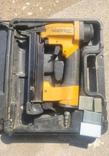 Bostitch SX150 Pneumatic Narrow Crown Stapler 18 Gauge with Case