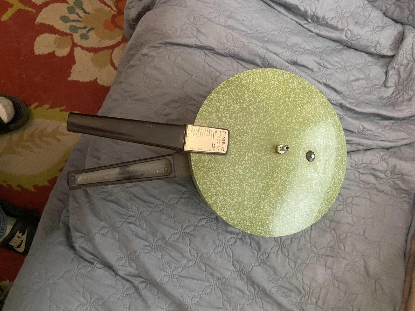 Vintage 1970s PRESTO Deluxe Avocado Green Stove Top Pressure Cooker