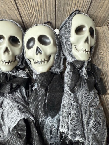 Set Of 6 Hanging Halloween Skull Decorations With Tattered Cloth - Picture 5 of 6