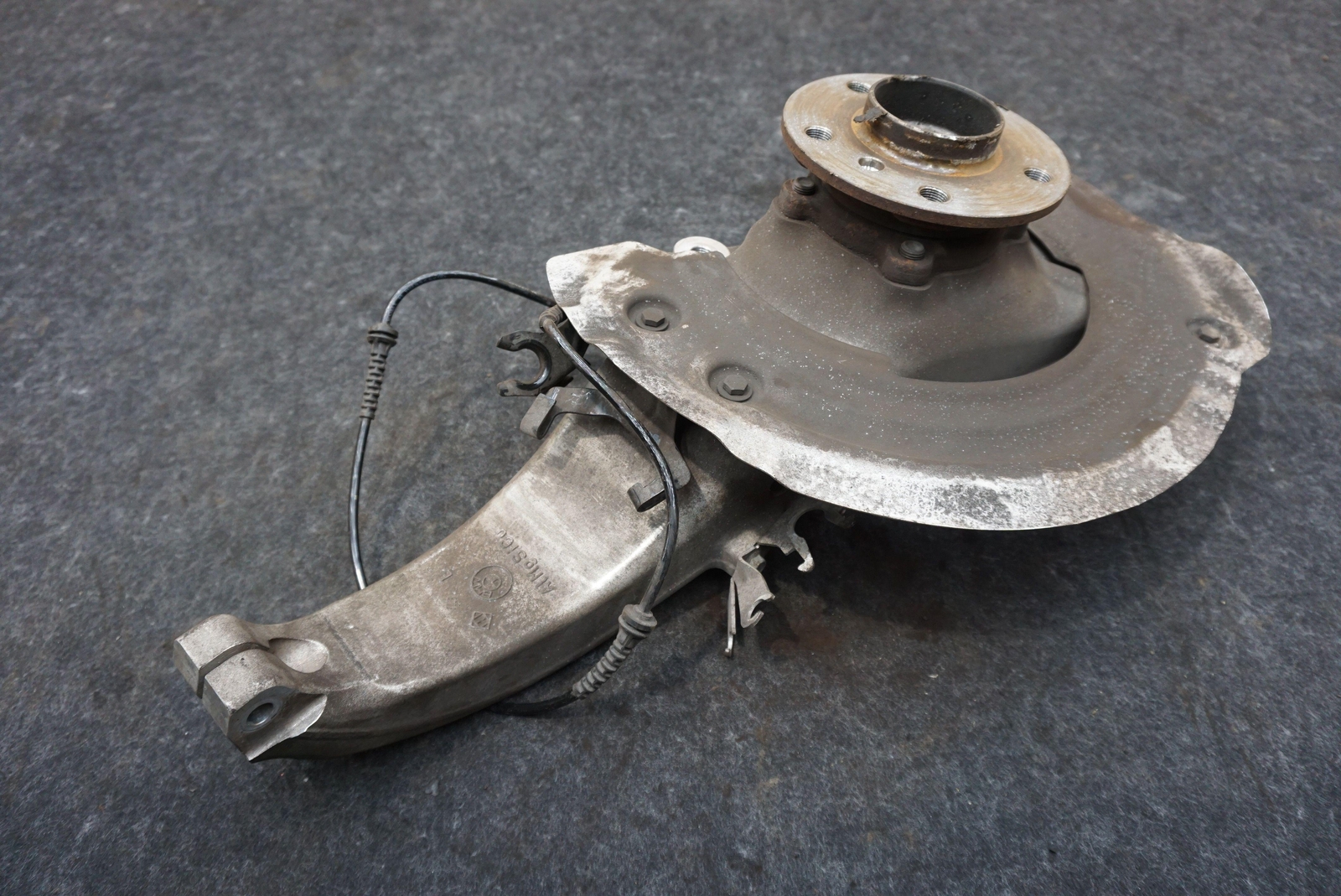 Front Left Side Spindle Knuckle Hub Wheel Bearing 31216858213 OEM BMW i8 2014-19
