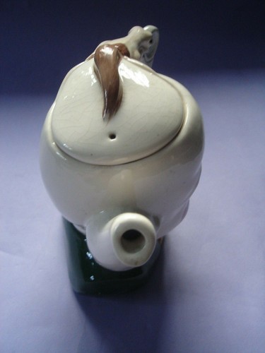 VINTAGE CROWN WINSOR HORSE RACING JOCKEY + HORSE WINNING POST NOVELTY TEAPOT - Picture 4 of 10