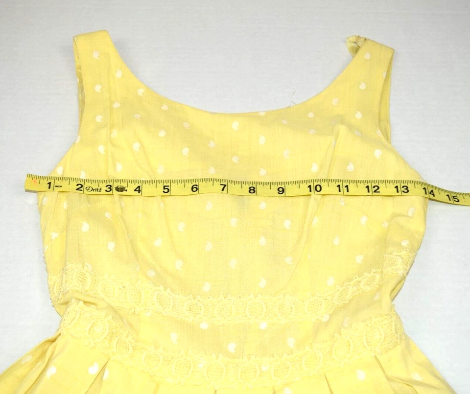 Vestido de verão vintage tamanho S anos 50 gota de limão amarelo branco bolinhas ajuste e alargamento - Imagem 3 de 4