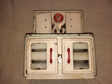 Jouet ancien tôle, meuble de cuisine à restaurer. 