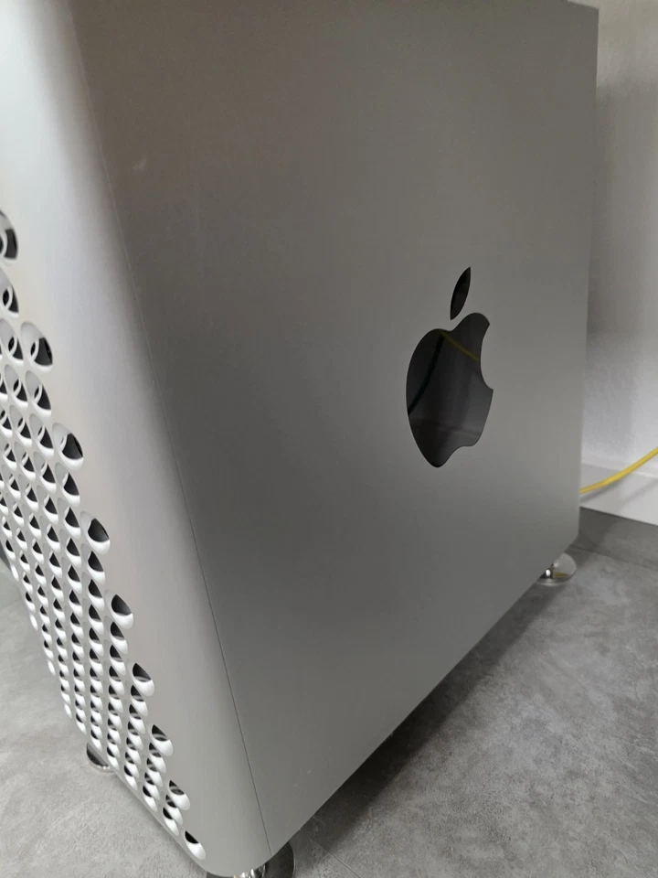 Apple Mac Pro 16-Core Intel Xeon W 3,5Ghz 48 GB RAM 1 TB SSD W5500X 16 GB 2019 - Bild 2 von 3