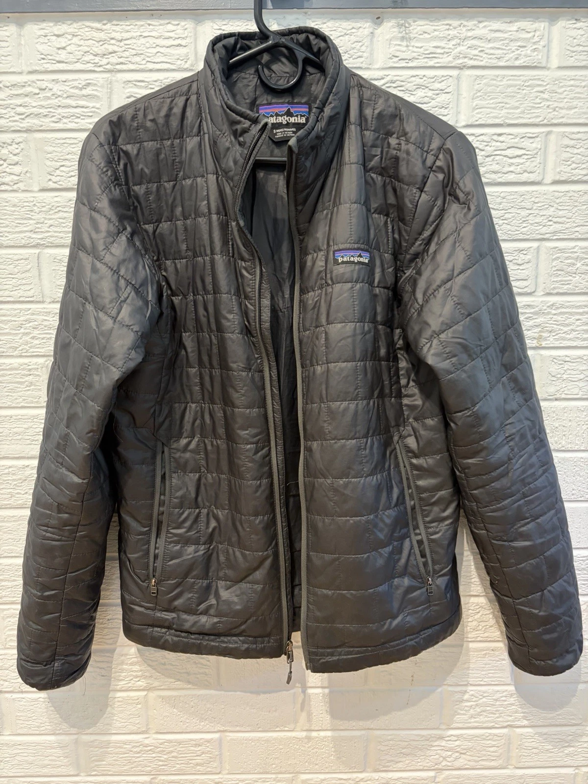 Patagonia Men’s Nano Puff Insulated Jacket - Dark Gray - Small