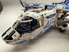 Lego 42025 Technic Cargo Plane &bull; Complete  With Manual Book