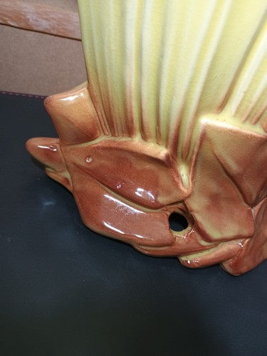 McCoy Vintage Pottery Fan Vase Yellow/Brownish Hue, 8.5"/10"! - Picture 5 of 19