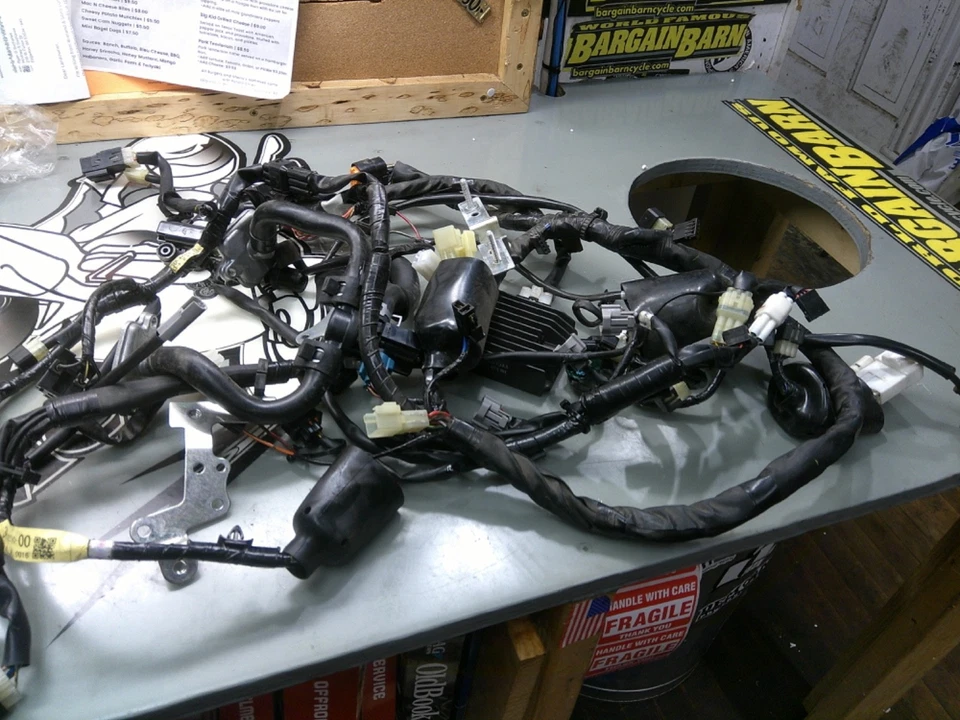 Arnés de cableado del motor principal Yamaha FZ6R 2009-2017 nuevo 36P-82590-00-00 Foto 2 de 3