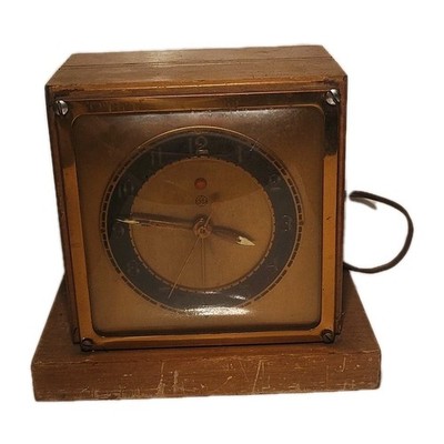 General Electric 7F54 ''Gallant'' Mantle Alarm Clock Wood Case Older Cord Brass 