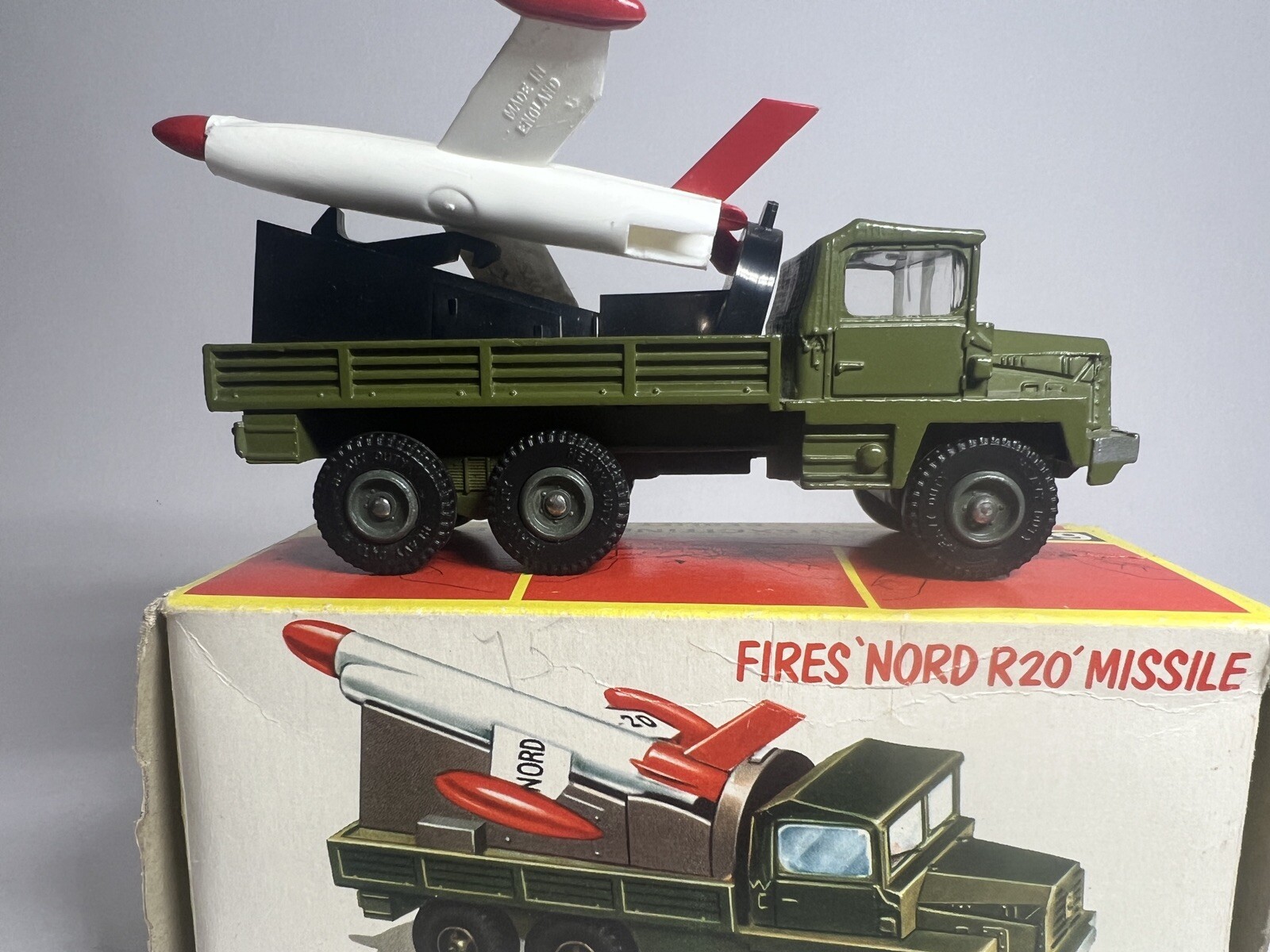 Dinky Military 620 - Berliet Missile Launcher (1971-73) Virtually MINT - Picture 5 of 11