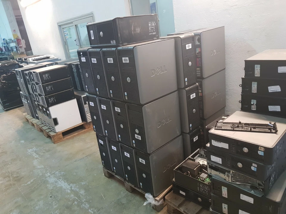 Postazione PC Fisso Completo di Monitor LCD garantito RICONDIZIONATO Vari MARCHI - Immagine 2 di 4